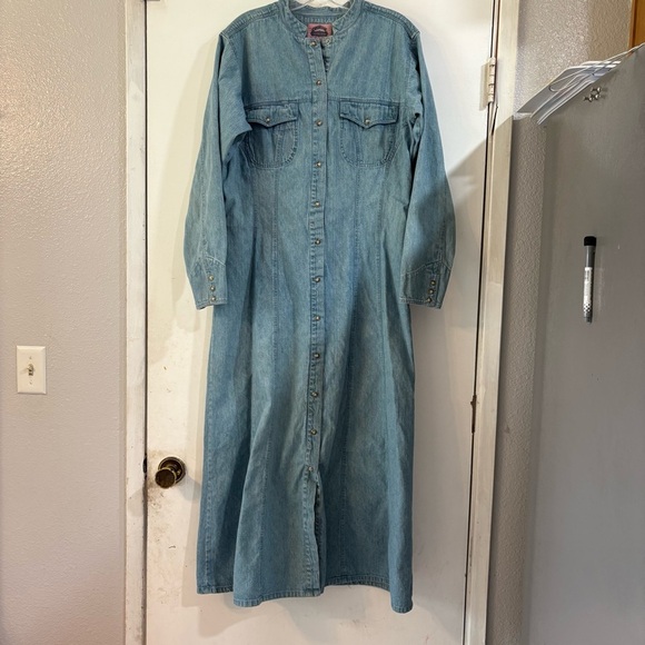 Vintage Denim Maxi Dress Long Line Pearl Snap Buttons Cowgirl Chambray Cottage - Picture 5 of 12